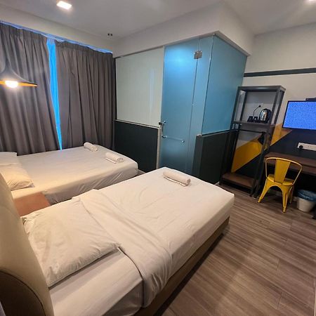 Smile Hotel Subang Airport Shah Alam Exteriör bild